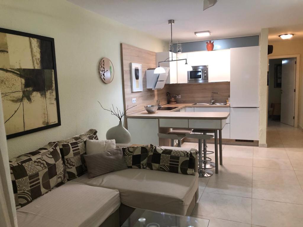 Apartamento Las Vistas Beach - Tenerife Royal Gardens ปลายาเดลาสอเมริกาส ภายนอก รูปภาพ